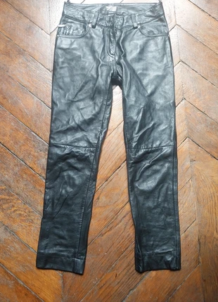 Pantalon en cuir d'agneau, marque: 3 Suisses, état: Très bon état, taille: S / 36 / 8, 15,00 €, 16,45 € Protection acheteurs incluse