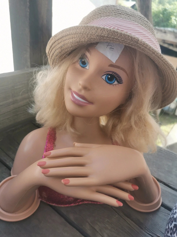 BARBIE Barbie - Tête à coiffer - Basic
