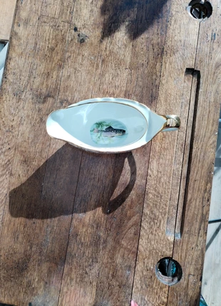 Vintage Royal Lake Porcelain Gravy Boat – Gold Decor and Fish Motif – 50's, marque: Royal porcelaine, état: Très bon état, 8,00 €, 9,10 € Protection acheteurs incluse