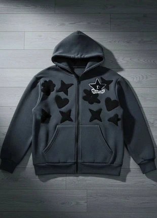 Hoodie gris à motifs étoiles et cœurs, marque: Urban Nova, état: Très bon état, taille: S / 36 / 8, 52,99 €, 56,34 € Protection acheteurs incluse