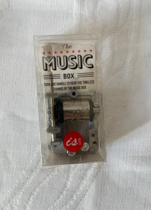 Mini music box, condition: Very good, £5.00, £5.95 includes Buyer Protection