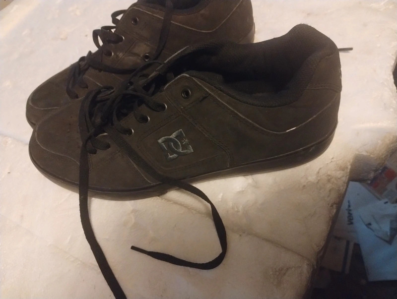 DC SHoes size 13 skate shoes