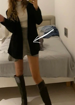 Plaid mini skirt with ruffle, marque: H&M, état: Très bon état, taille: S / 36 / 8, 6,00 €, 7,00 € Protection acheteurs incluse