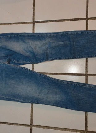 Jean's Tommy Hilfiger Taille 38 très bon état, brand: Tommy Hilfiger, condition: Very good, size: M / 38 / 10, €9.00, €10.15 includes Buyer Protection