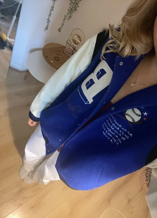 Koningsblauwe baseball jack, merk: H&M, staat: Heel goed, maat: M / 38 / 10, € 17,99, € 19,59 inclusief Kopersbescherming