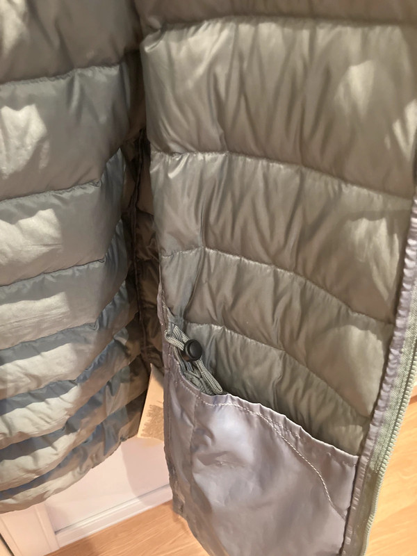 Uniqlo chaqueta de plumas Ultralight Down M Vinted