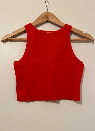 Top court rouge sans manches H&M, brand: H&M, condition: Very good, size: S / 36 / 8, €4.00, €4.90 includes Buyer Protection