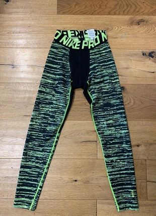 NikePro lange Unterhose (Tight), brand: Nike, condizioni: Ottime, taglia: M / IT 42 / EU 38, €5.00, €5.95 include la Protezione acquisti