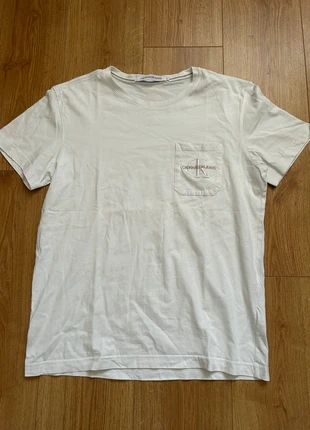 T-Shirt Calvin Klein Blanc taille M, marca: Calvin Klein, estado: Muito bom, tamanho: M, €15.00, €16.45 inclui Proteção do Comprador