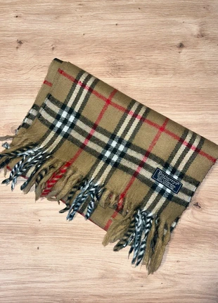 Écharpe Burberry, brand: Burberry, condition: New without tags, €50.00, €53.20 includes Buyer Protection
