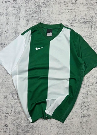 Maillot Nike Football Vert Blanc XS Adulte, marca: Nike, estado: Muito bom, tamanho: XS, €29.99, €32.19 inclui Proteção do Comprador Pro