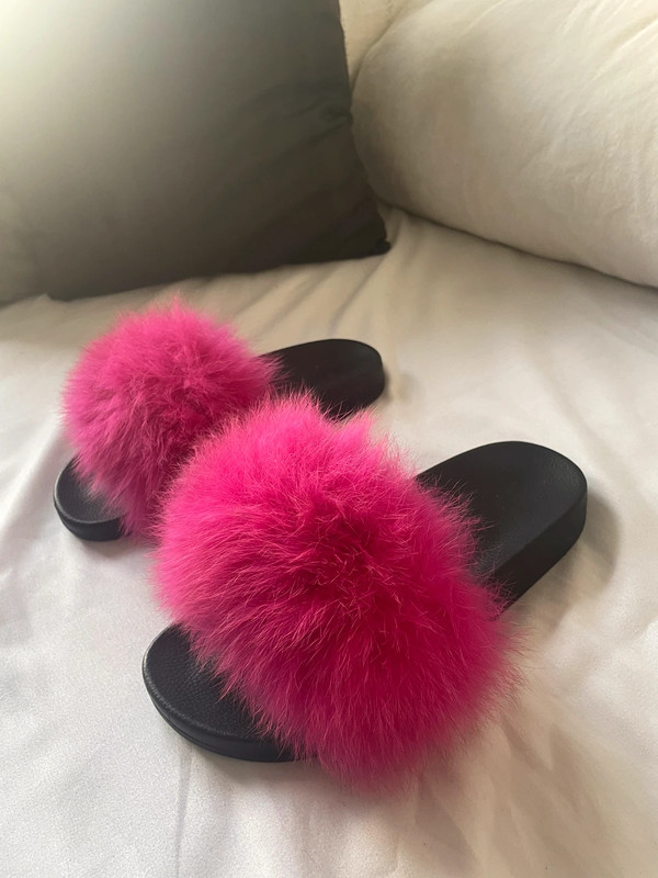 Hot pink fluffy black sliders Vinted