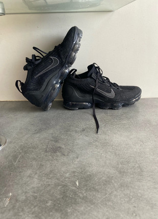 Chaussures Nike vapormax noir, marque: Nike, état: Neuf sans étiquette, taille: 38,5, 35,00 €, 37,45 € Protection acheteurs incluse