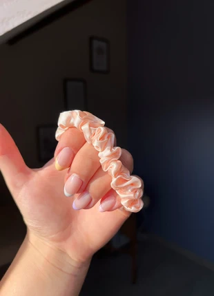 Élastique satin cheveux rose, état: Neuf avec étiquette, 1,00 €, 1,75 € Protection acheteurs incluse