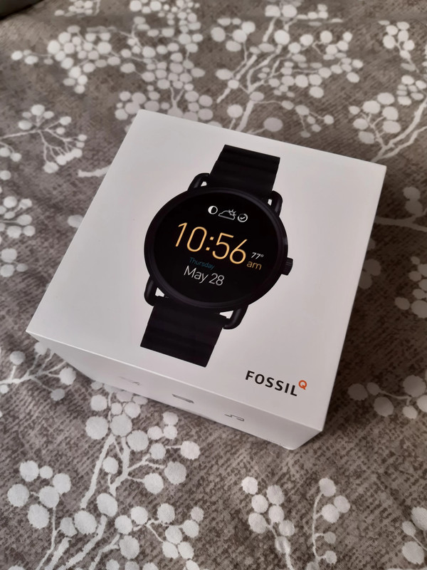 Fossil q clearance wander black