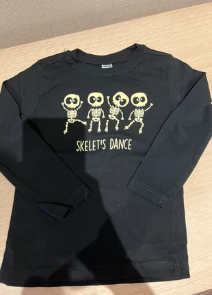 Longsleeve zwart, merk: Zeeman, staat: Heel goed, maat: 3 jaar / 98 cm, € 1,00, € 1,75 inclusief Kopersbescherming