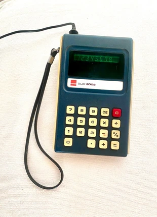 Calcolatrice Sharp EL-8118 con Display Fluorescente Anni ’70, marca: SHARP, estado: Muy bueno, 25,00 €, 26,95 € Protección al comprador incluida