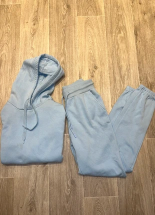 Ensemble jogging new-yorker, brand: New Yorker, condizioni: Buone, taglia: XS / IT 38 / EU 34, €5.00, €5.95 include la Protezione acquisti