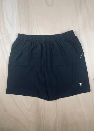 Short de sport running noir Fila logo brodé taille L, marke: FILA, zustand: Sehr gut, größe: L, 5,50 €, 6,48 € beinhaltet Vinted-Käuferschutz Pro