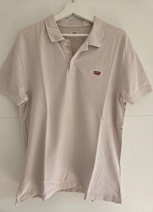 Poloshirt von Levi‘s Gr. L in Rosa, merk: Levi's, staat: Heel goed, maat: L, € 8,00, € 9,10 inclusief Kopersbescherming