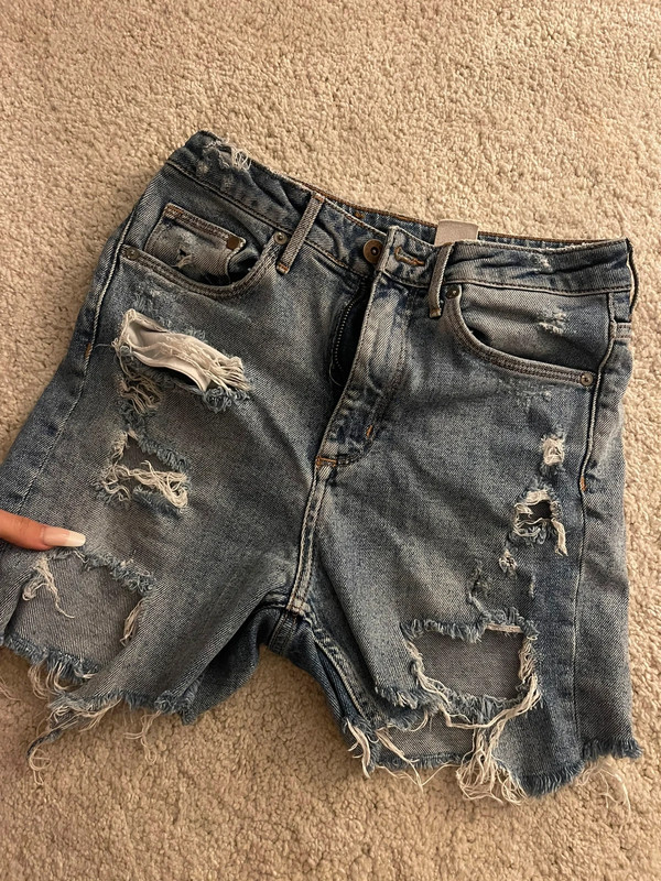 Jeans shorts Löcher 1