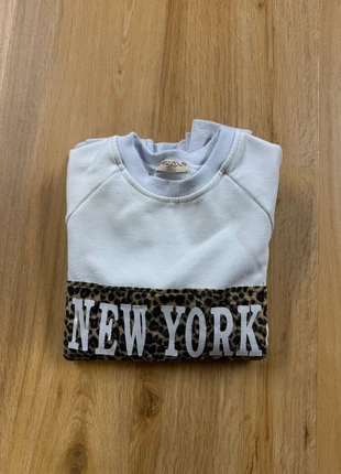 Pull New york 10ans, brand: Papillon, condition: Good, size: 10 years / 140 cm, €2.00, €2.80 includes Buyer Protection