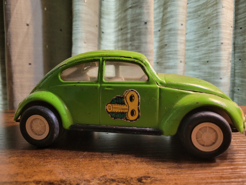 Vintage Tonka Green VW Bug, Side Winder - 1:16 scale 3