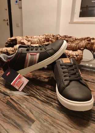 Carrera Sneakers Uomo Modello Casual N.42 Nuove scatola originale, marque: Carrera, état: Neuf avec étiquette, taille: 42, 19,99 €, 21,69 € Protection acheteurs incluse