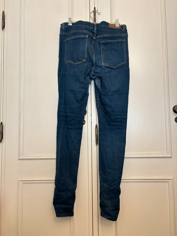 Skinny jeans com cintura média 3