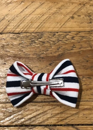 Barrette rayé bleu blanc rouge , marke: Création Française, zustand: Neu, mit Etikett, 4,00 €, 4,90 € inklusive Vinted-Käuferschutz