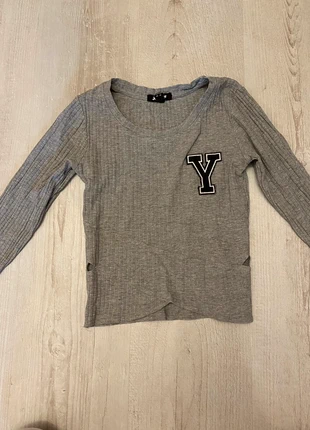 top gris , marke: Jennyfer, zustand: Gut, größe: XS / 34 / 6, 5,00 €, 5,95 € inklusive Vinted-Käuferschutz