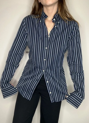 Chemise Tommy Hilfiger bleue et blanche à rayures taille S-M, marke: Tommy Hilfiger, zustand: Sehr gut, größe: S / 36 / 8, 16,00 €, 17,50 € inklusive Vinted-Käuferschutz