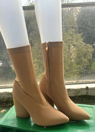 Bottines chaussettes bout pointu beige/marron clair Public Desire UK 7(conviendra à EU38,5/39), marke: Public Desire, zustand: Neu, größe: 39, 5,00 €, 5,95 € inklusive Vinted-Käuferschutz