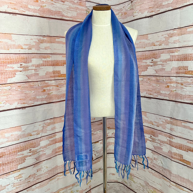 Vintage hand woven wool scarf 3