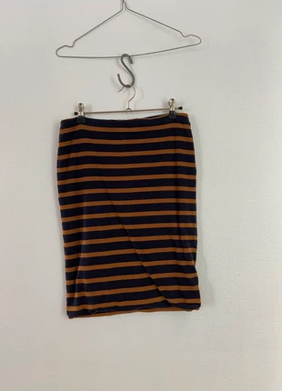 Jupe noir et marron moulante H&M taille S, marque: H&M, état: Très bon état, taille: S / 36 / 8, 5,99 €, 6,99 € Protection acheteurs (Pro) incluse