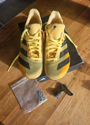 Chaussures spikes enfant Adidas, brand: adidas, condizioni: Ottime, taglia: 33, €15.00, €16.45 include la Protezione acquisti