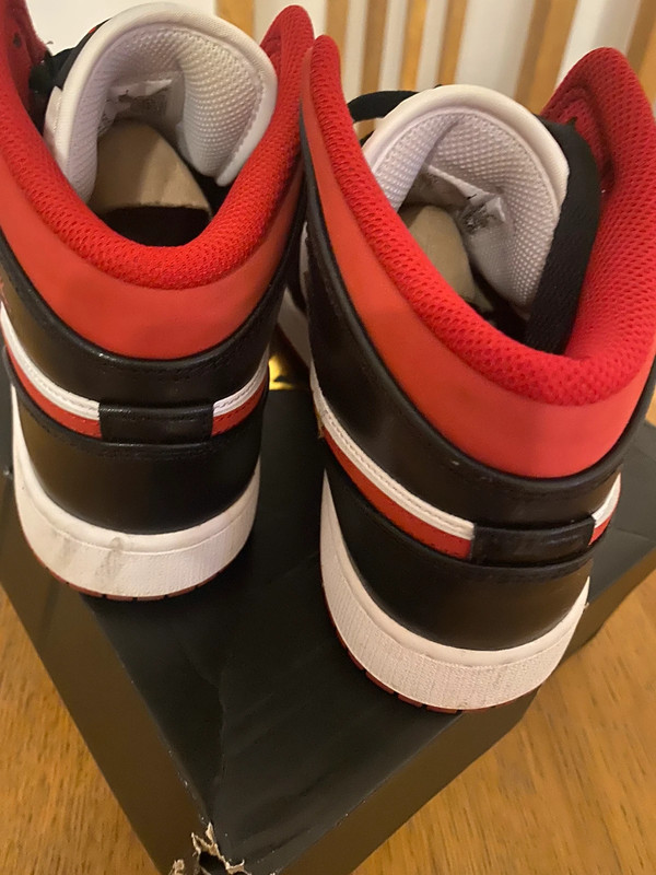 Basket montante Air Jordan 1 MID GS couleur blanc noir rouge GYM taille 38 Vinted