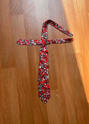 Krawatte mit abstraktem Muster in Rot, Weiß und Schwarz, condizioni: Ottime, €2.00, €2.80 include la Protezione acquisti
