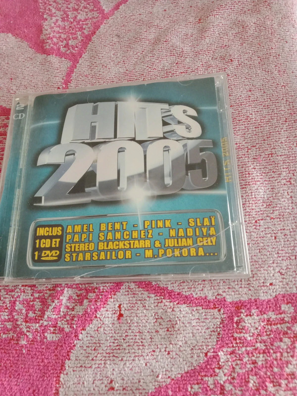 CD et DVD :" Hits 2005" 2