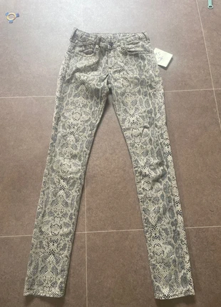 Pantalon XS /34 le temps des cerises, merk: Le Temps des Cerises, staat: Heel goed, maat: XS / 34 / 6, € 5,50, € 6,48 inclusief Kopersbescherming