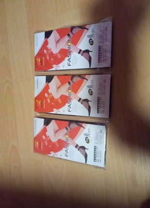 Lot de 3 paires de mi chaussettes fantaisies, marke: Fashion, zustand: Neu, mit Etikett, größe: Einheitsgröße, 5,00 €, 5,95 € inklusive Vinted-Käuferschutz