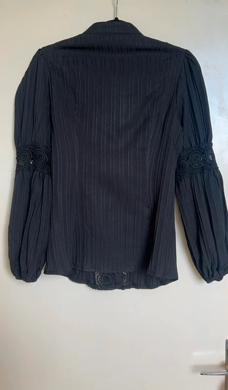 Chemise en dentelle T36 Neuve 🖤 - photo numéro 5