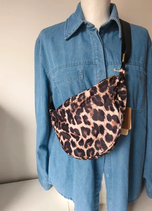 Banane imprimé léopard, staat: Nieuw met prijskaartje, € 10,00, € 11,20 inclusief Kopersbescherming