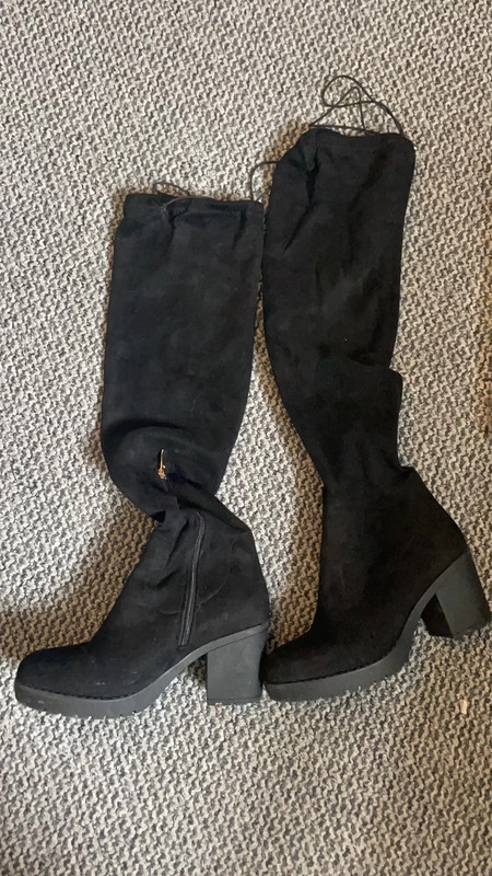 Black knee length boots size 5 - Vinted