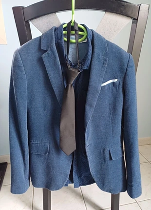 Chemise + veste + cravate, merk: Okaïdi, staat: Heel goed, maat: 12 jaar / 152 cm, € 10,00, € 11,20 inclusief Kopersbescherming