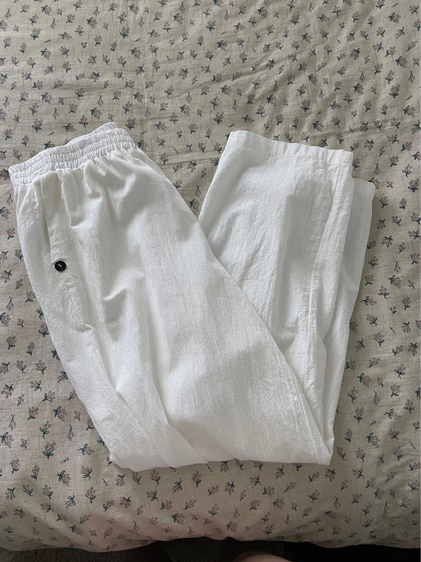 Women white pants 1