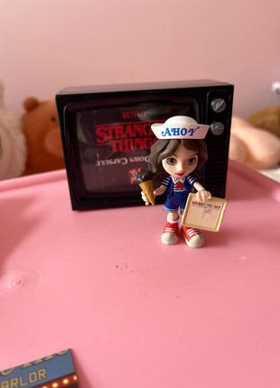 Stranger things, marque: Stranger Things, état: Très bon état, taille: Taille unique, 6,00 €, 7,00 € Protection acheteurs incluse
