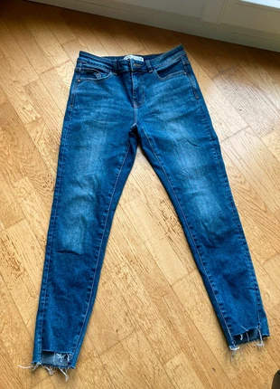 Jean Zara taille mi-haute, jambe moulante, longueur cheville, extensible taille 38, marca: Zara, estado: Nuevo sin etiquetas, tamaño: M / 38 / 10, 5,00 €, 5,95 € Protección al comprador incluida