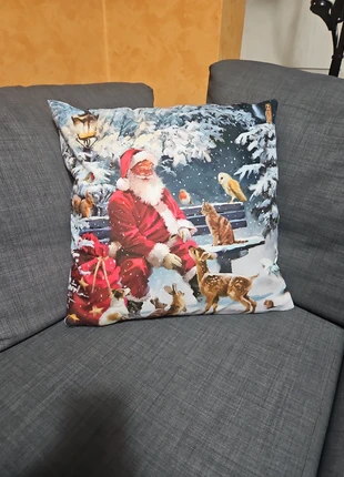 Kussensloop kerstman met bosdieren, merk: kerst, staat: Heel goed, maat: 45 x 45 cm, € 7,00, € 8,05 inclusief Kopersbescherming