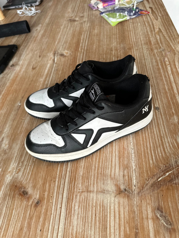 Zapatillas es de marca hotsell